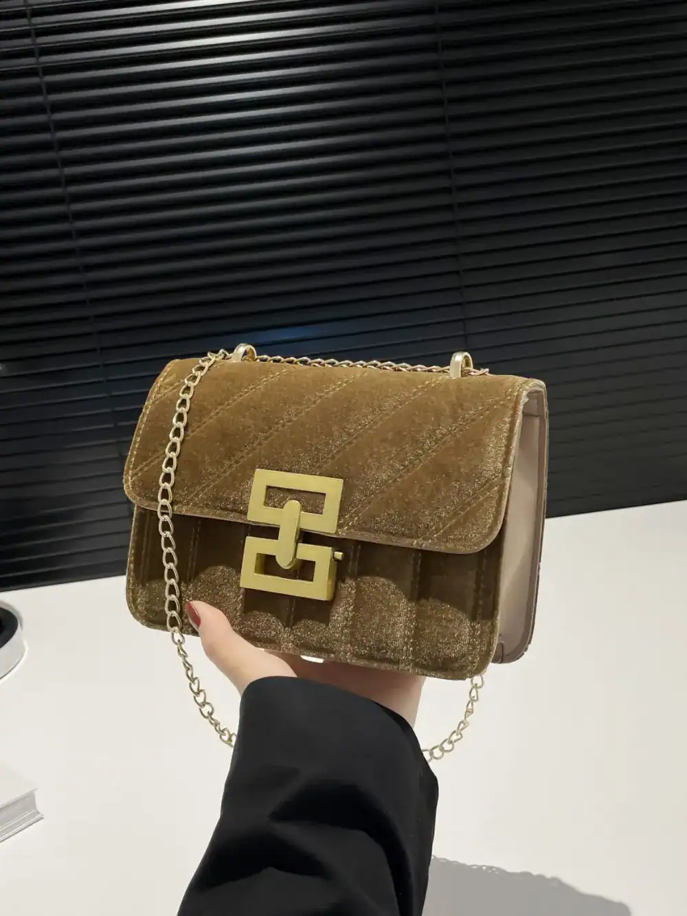 Velvet chain shoulder bag