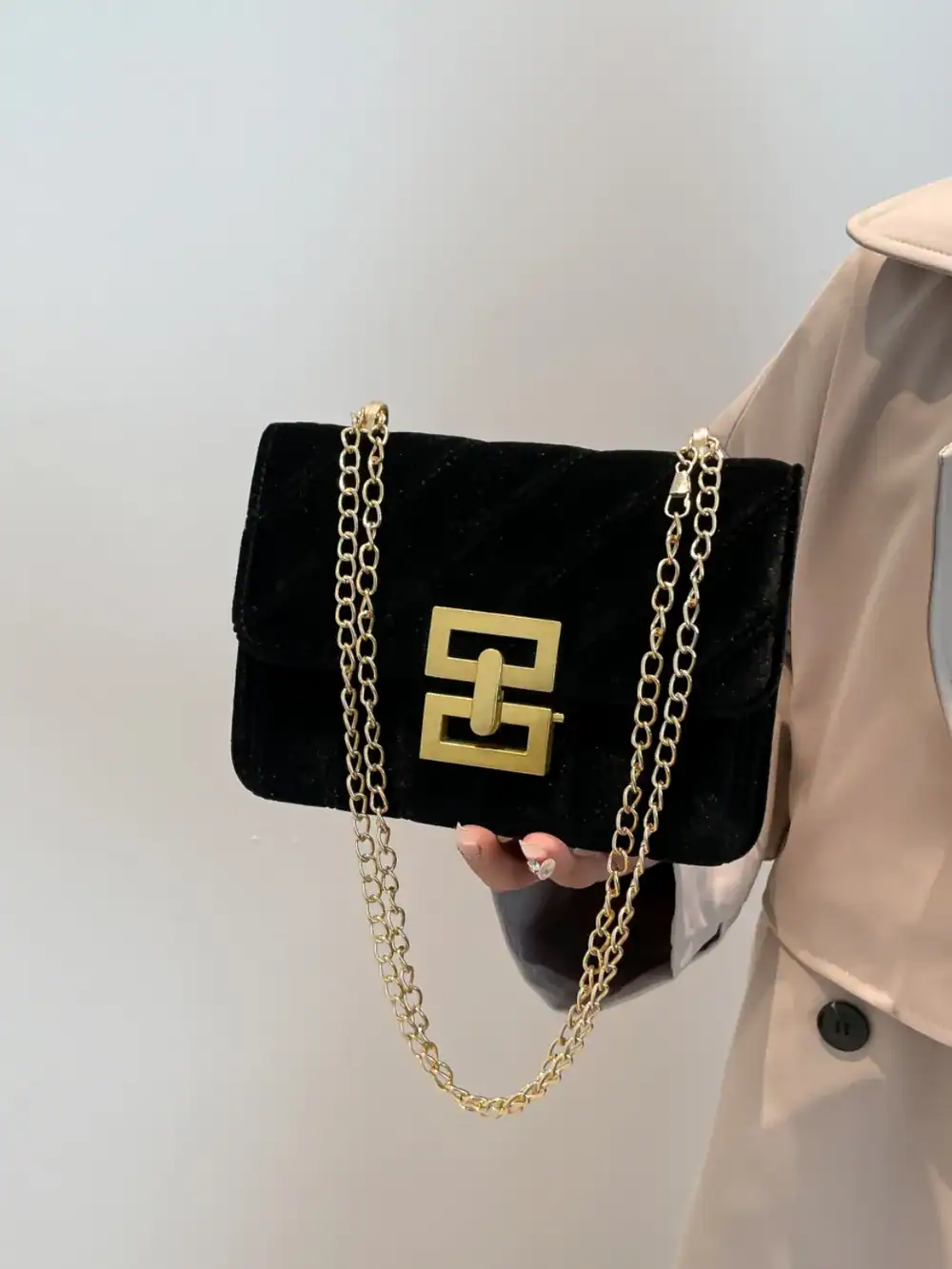 Compact quilted bag